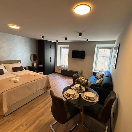 Studio Apartman Versi Old Town ザダル エクステリア 写真